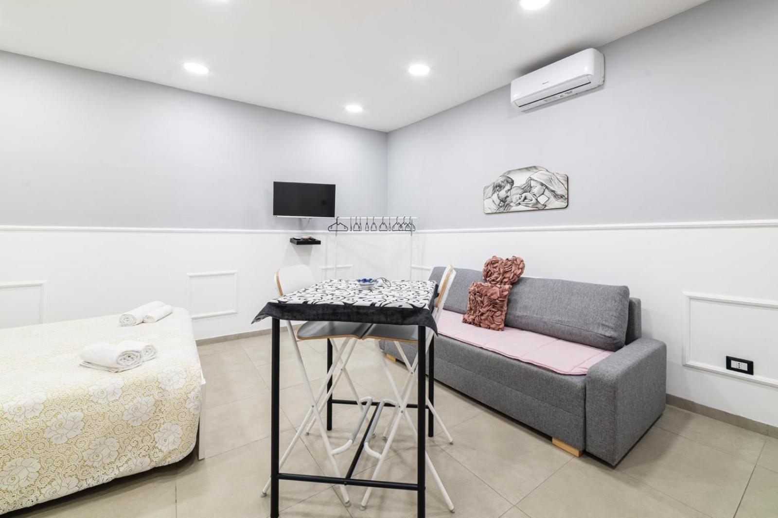 Many House Apartment Naples Luaran gambar