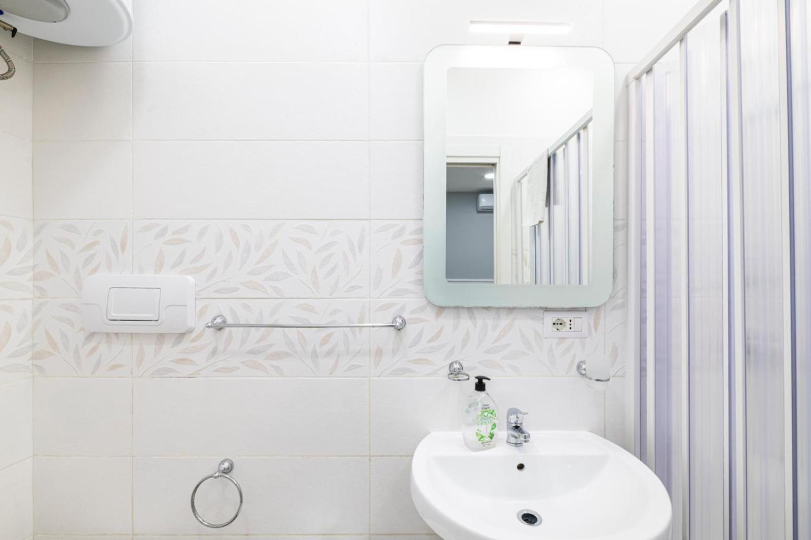 Many House Apartment Naples Luaran gambar